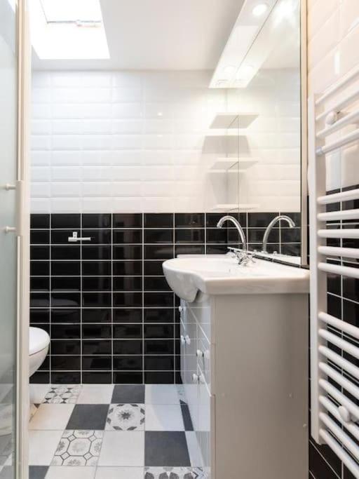 Le Paris Eiffel - Appartement Cosy En Plein Centre Bourgoin-Jallieu Exterior foto