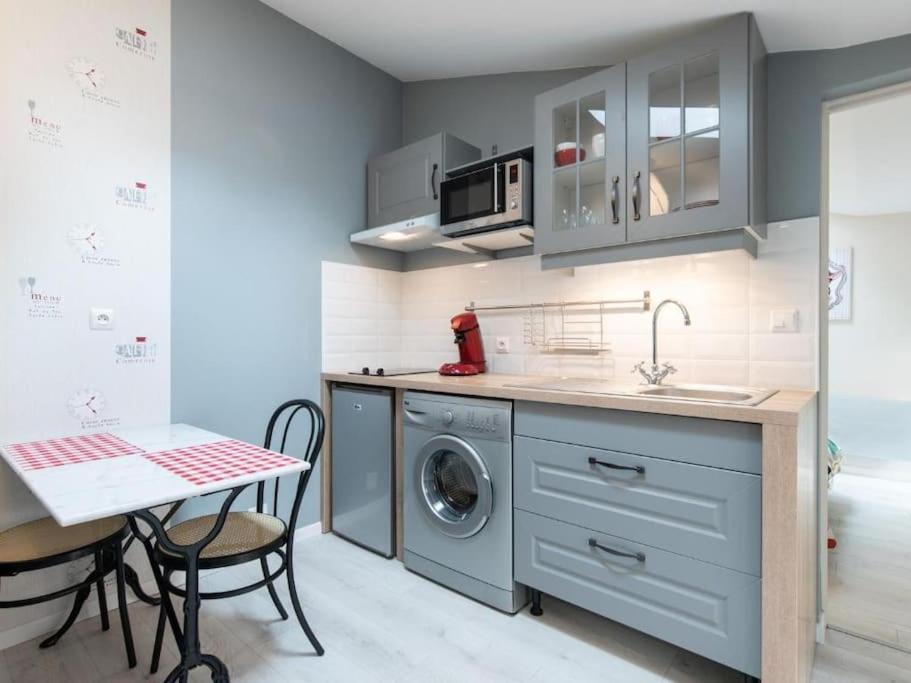 Le Paris Eiffel - Appartement Cosy En Plein Centre Bourgoin-Jallieu Exterior foto