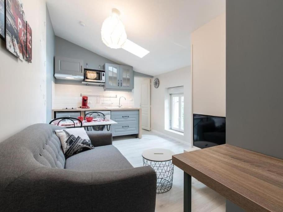 Le Paris Eiffel - Appartement Cosy En Plein Centre Bourgoin-Jallieu Exterior foto
